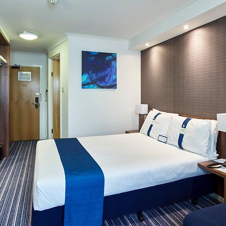 Holiday Inn Express Glenrothes By Ihg Esterno foto