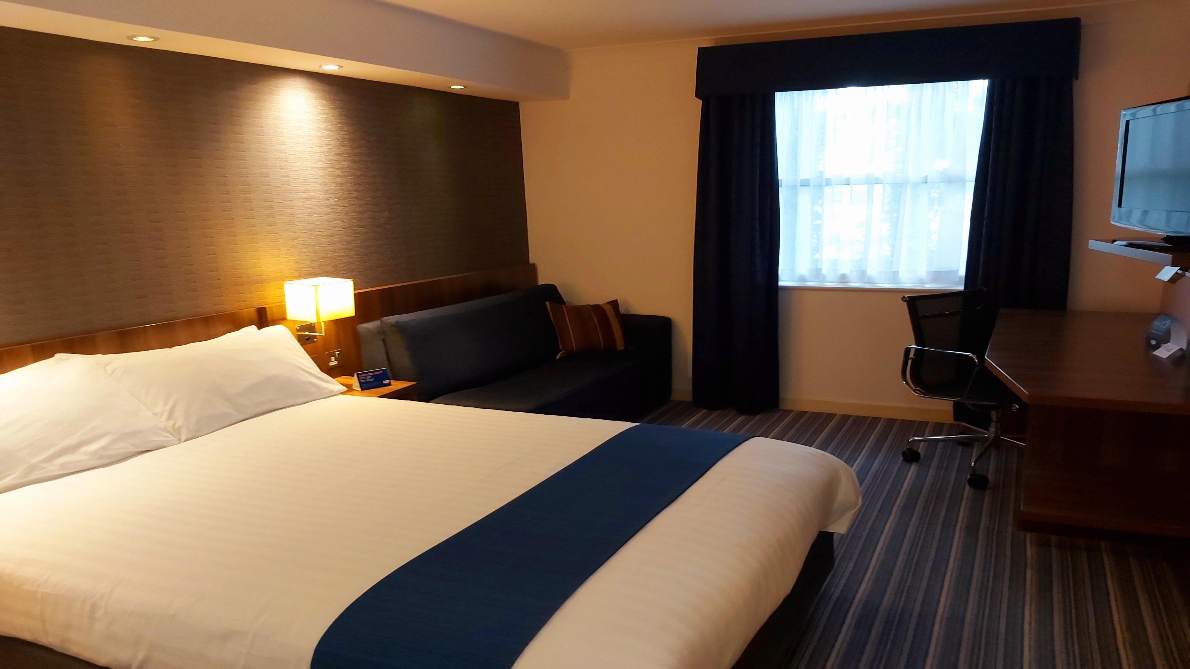 Holiday Inn Express Glenrothes By Ihg Esterno foto