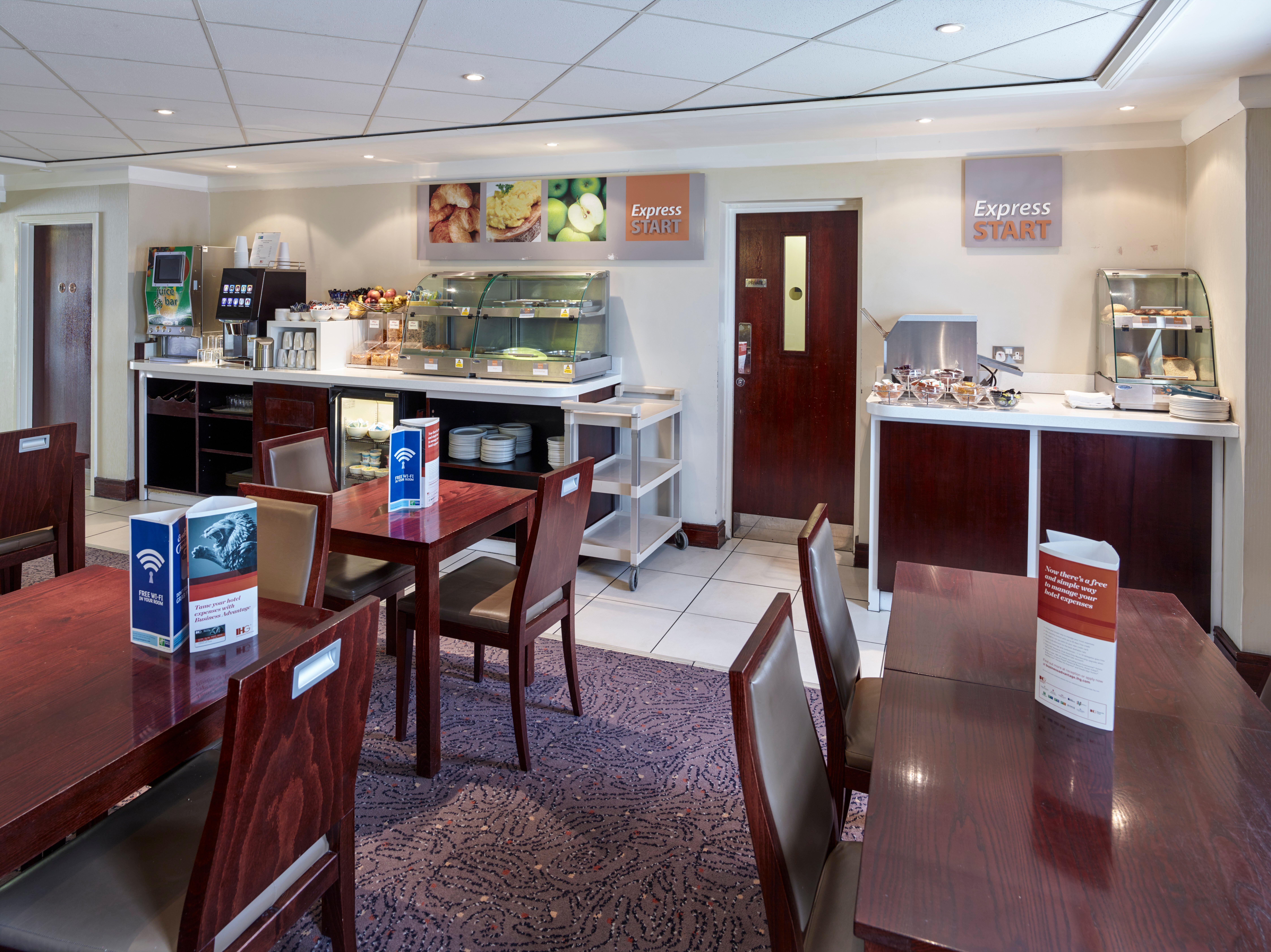 Holiday Inn Express Glenrothes By Ihg Esterno foto