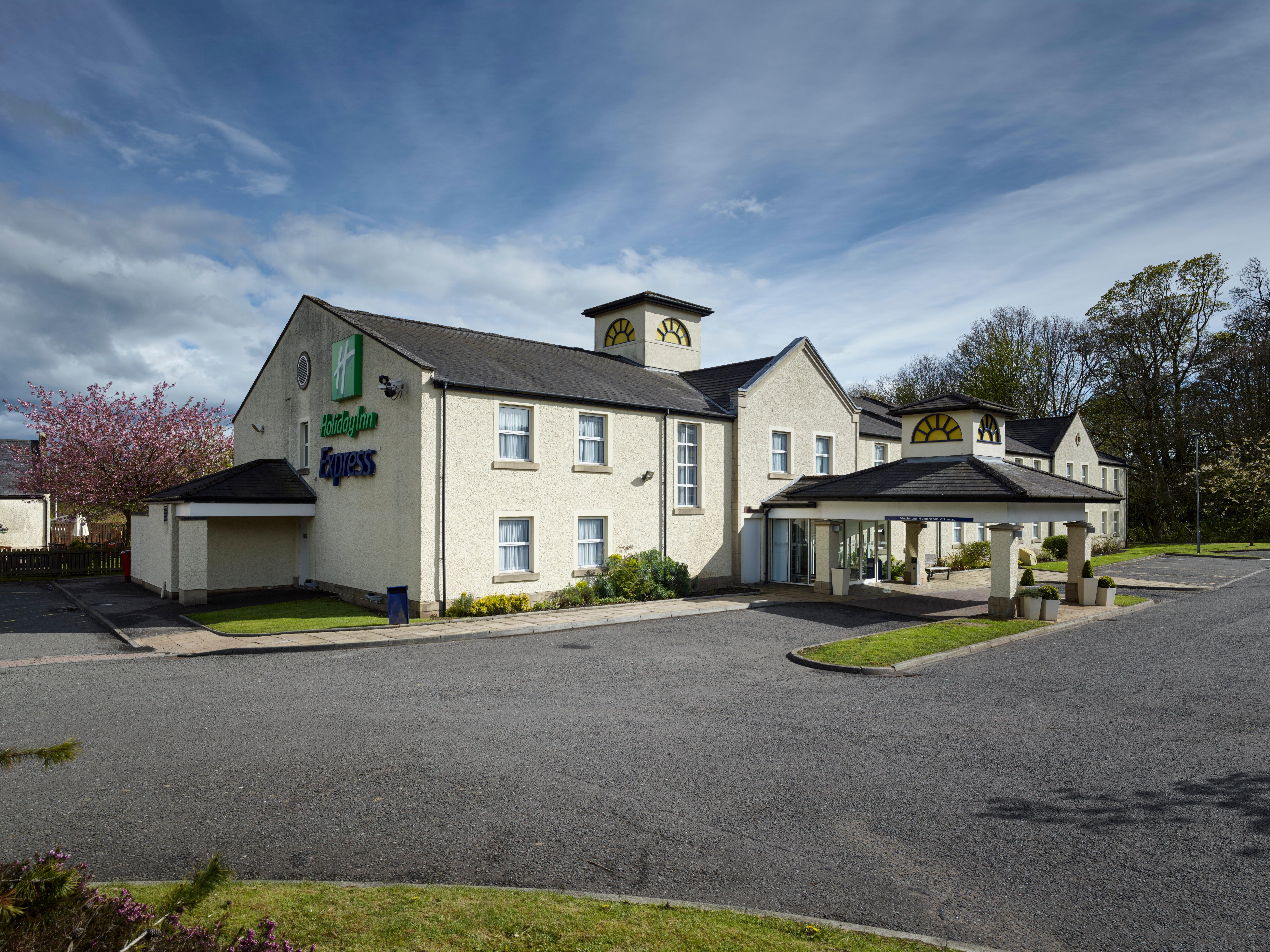 Holiday Inn Express Glenrothes By Ihg Esterno foto