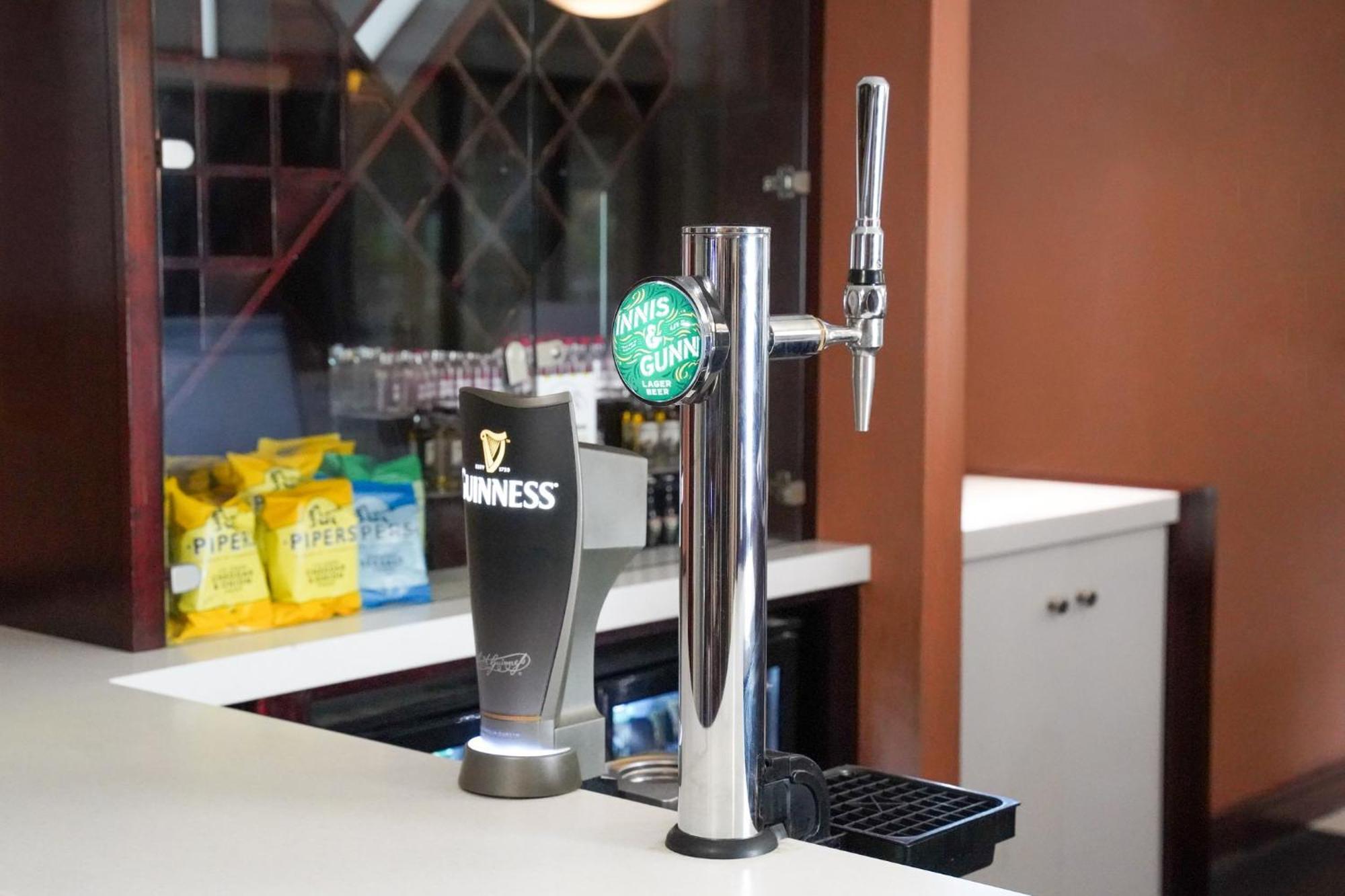 Holiday Inn Express Glenrothes By Ihg Esterno foto