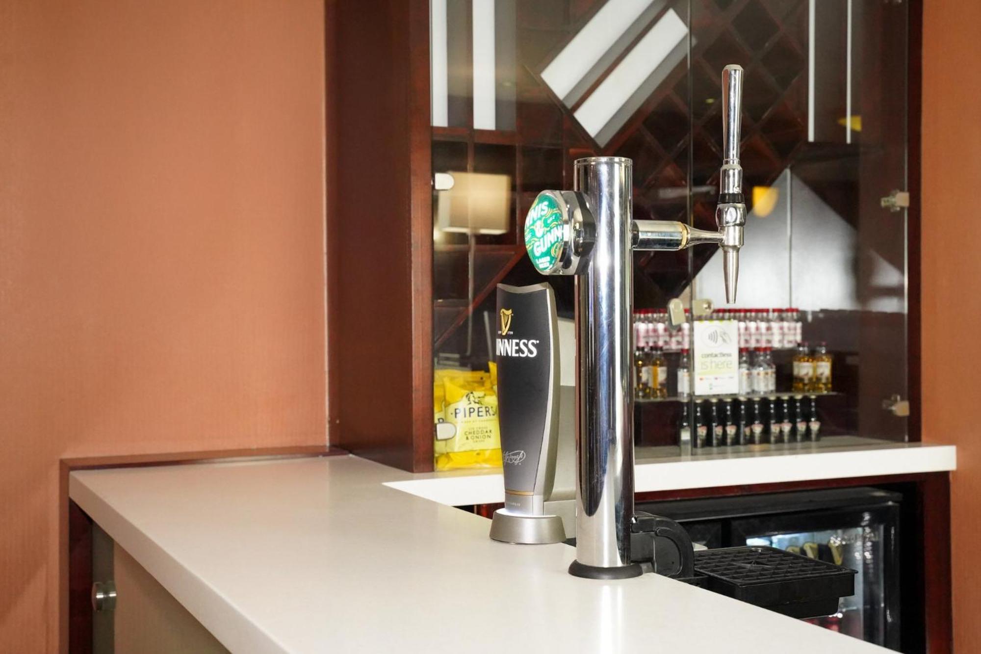 Holiday Inn Express Glenrothes By Ihg Esterno foto