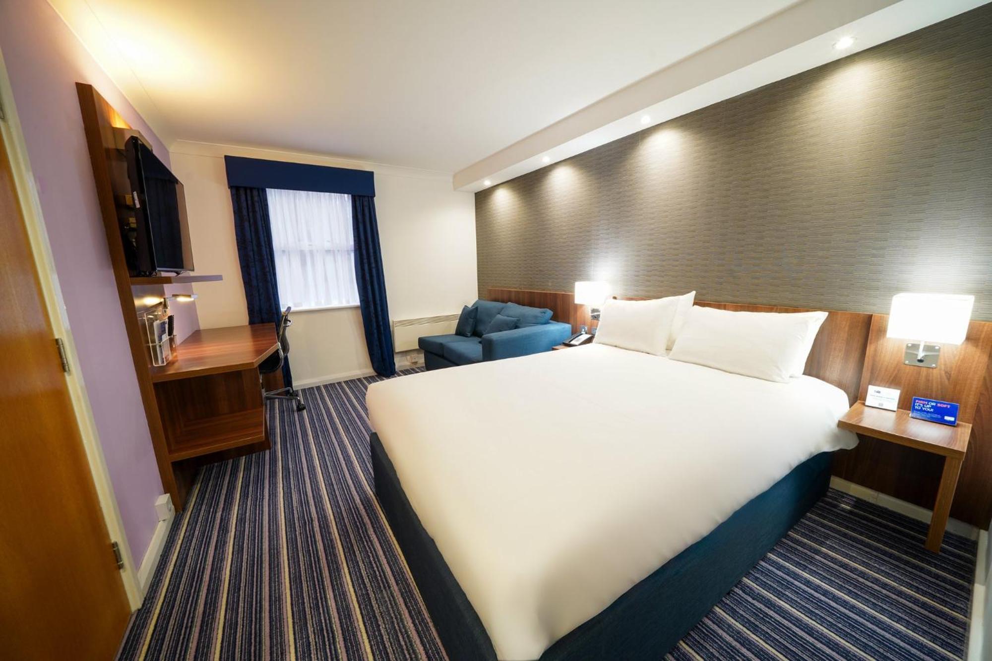 Holiday Inn Express Glenrothes By Ihg Esterno foto