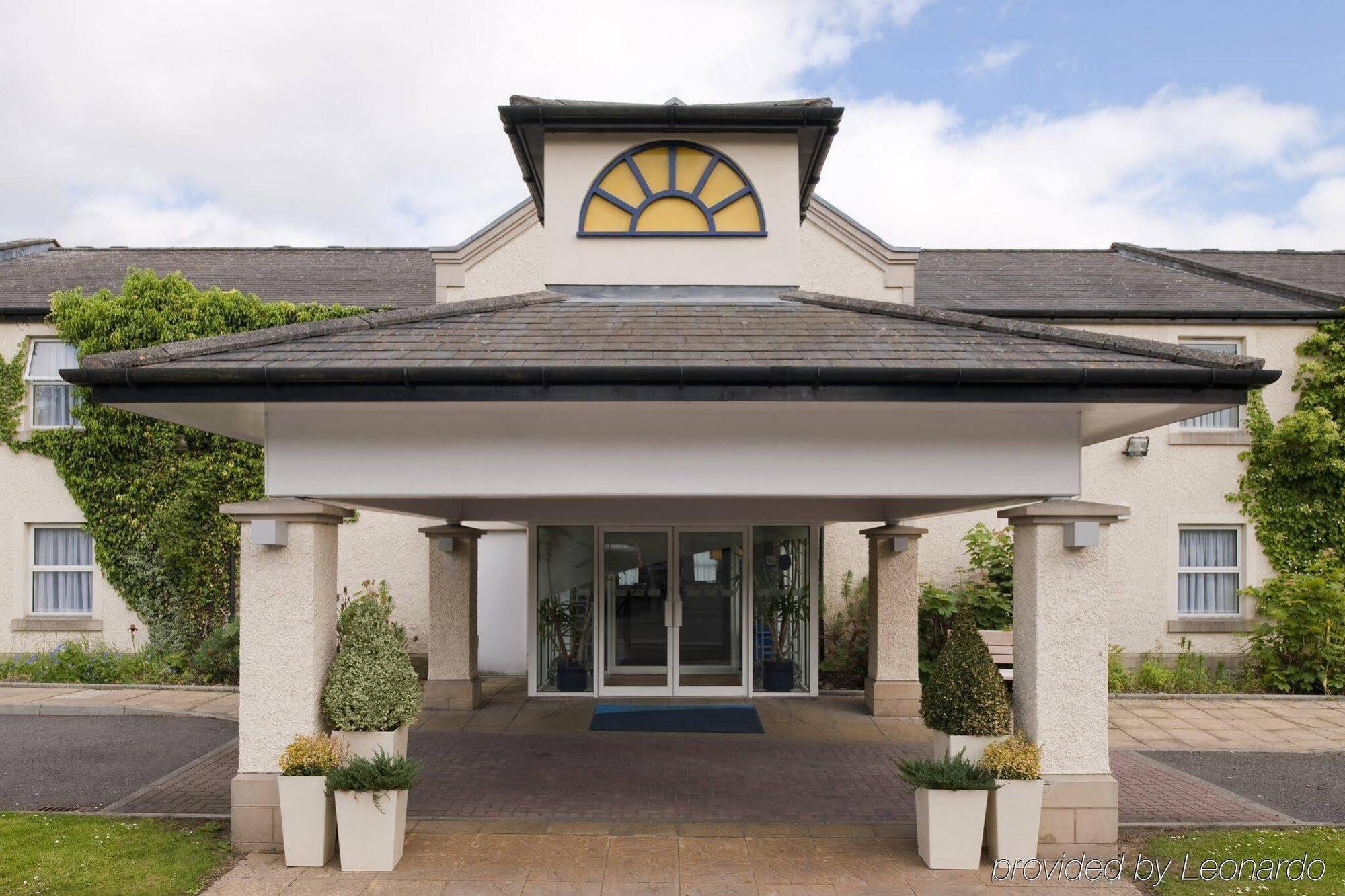 Holiday Inn Express Glenrothes By Ihg Esterno foto