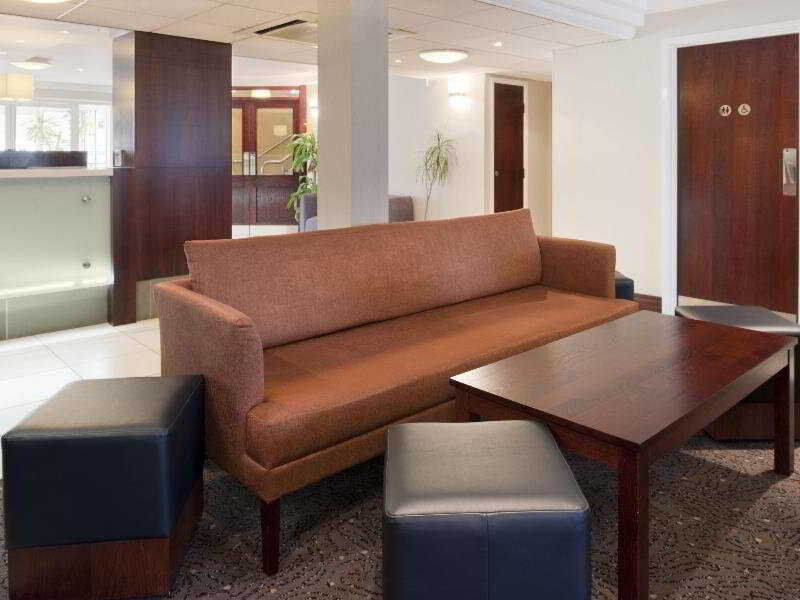 Holiday Inn Express Glenrothes By Ihg Esterno foto